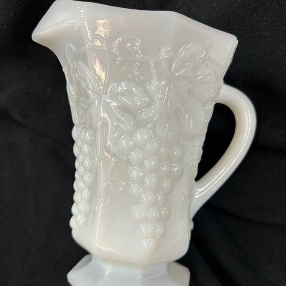 Vintage Anchor Hocking White 6 1/2 Inch Milk‎ Glass Pitcher with Grape Design - Picture 3 of 4